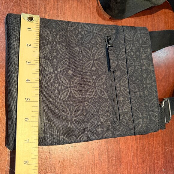 DAKINE Cross Body Purse Pouch Travel Bag Small Black Pattern - Picture 5 of 8